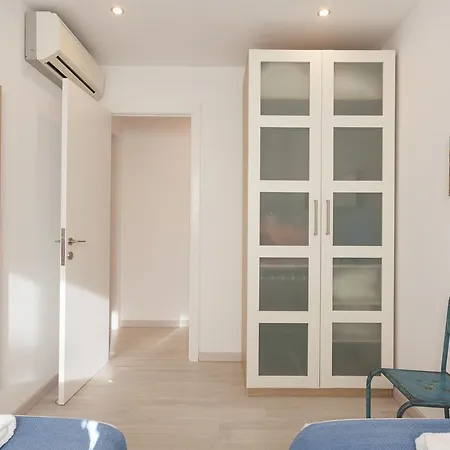 Friendly Gaudi Penthouse *